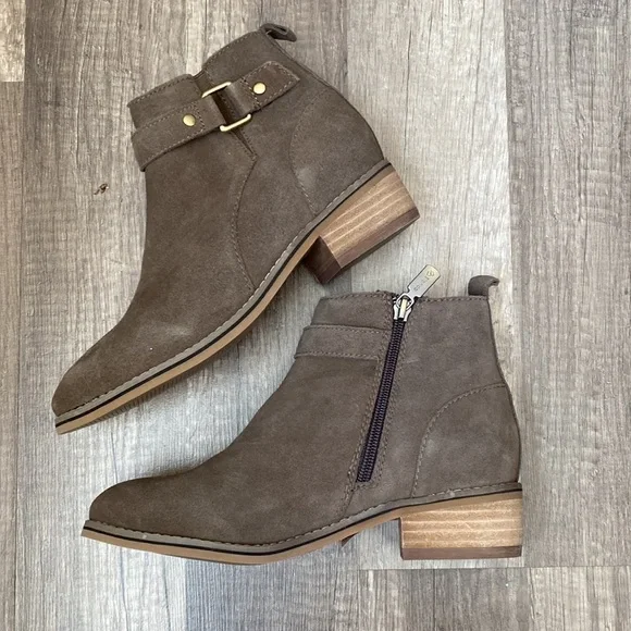 Blondo Ankle Bootie Waterproof Buckle Brown size 6.5 - Picture 3 of 11